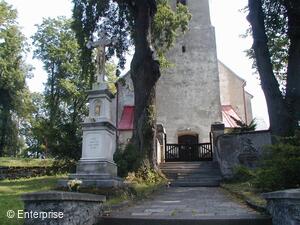 Farní kostel sv. Michala s areálem