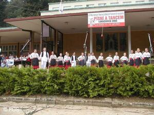 Mezinárodní folklorní festival Písní a tancem
