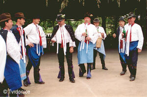 Podluží v písni a tanci