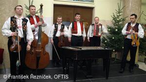 Souznění - MF adventních a vánočních zvyků, koled a řemesel
