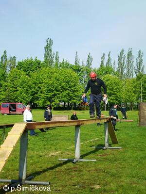 p.Horák při zdolávání kladiny