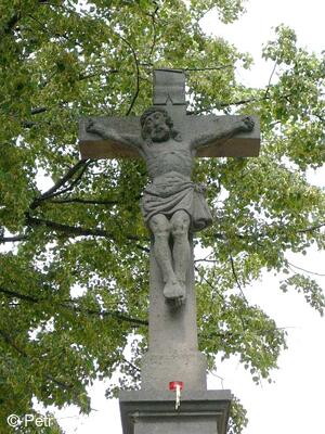 Kříž u cesty do Nejdku