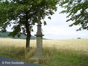 Kříž u cesty do Nejdku