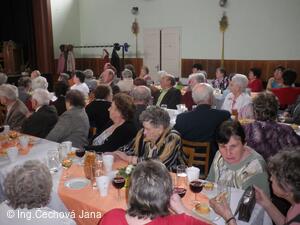 sekání s důchodci v Lidovém domě v Luboměři