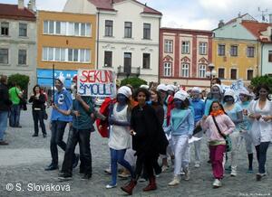 * Z DĚNÍ VE MĚSTĚ