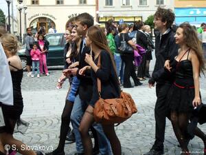 * Z DĚNÍ VE MĚSTĚ