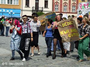 * Z DĚNÍ VE MĚSTĚ