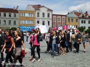 * Z DĚNÍ VE MĚSTĚ