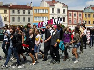 * Z DĚNÍ VE MĚSTĚ