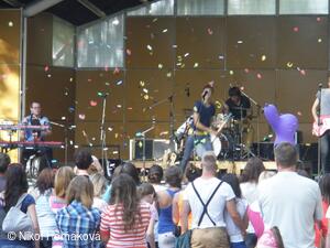 * Z DĚNÍ VE MĚSTĚ