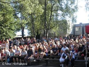 * Z DĚNÍ VE MĚSTĚ