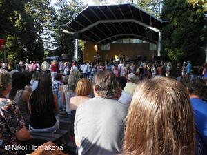 * Z DĚNÍ VE MĚSTĚ