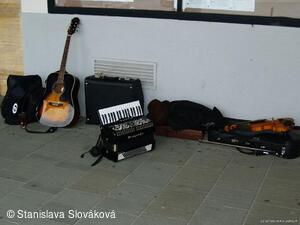 * Z DĚNÍ VE MĚSTĚ