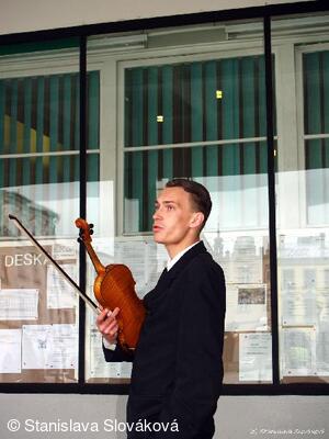 * Z DĚNÍ VE MĚSTĚ