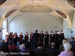 * Z DĚNÍ VE MĚSTĚ