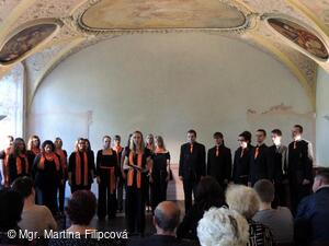 * Z DĚNÍ VE MĚSTĚ