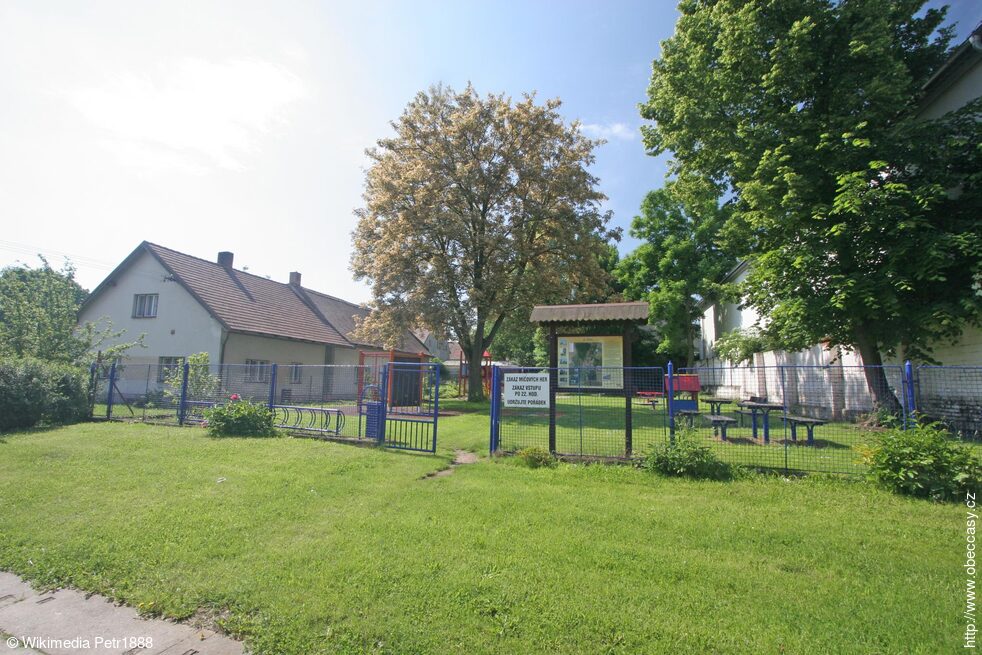 Čepí, hřiště
